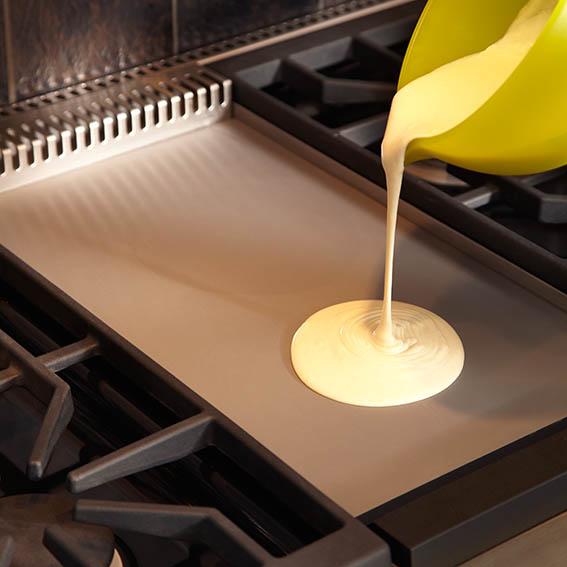 Wolf DF604GF60" Dual Fuel Range with Double Oven, 4 Burners, Griddle